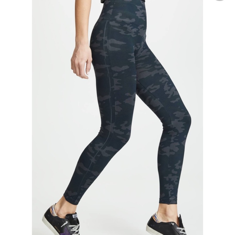 SPANX CAMO LEGGINGS